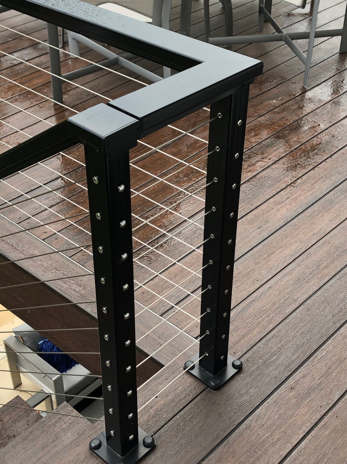 RailFX Cable Post, Surface Mount for 36" Res.